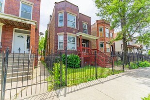 5025 W Huron St in Chicago, IL - Building Photo