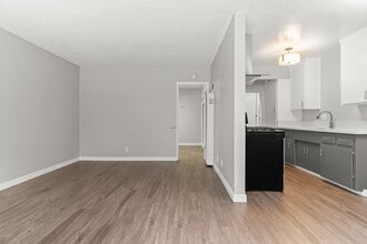 539 E 11th St in Long Beach, CA - Building Photo - Building Photo