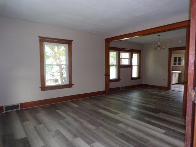 1 Howder St in Hillsdale, MI - Building Photo - Building Photo