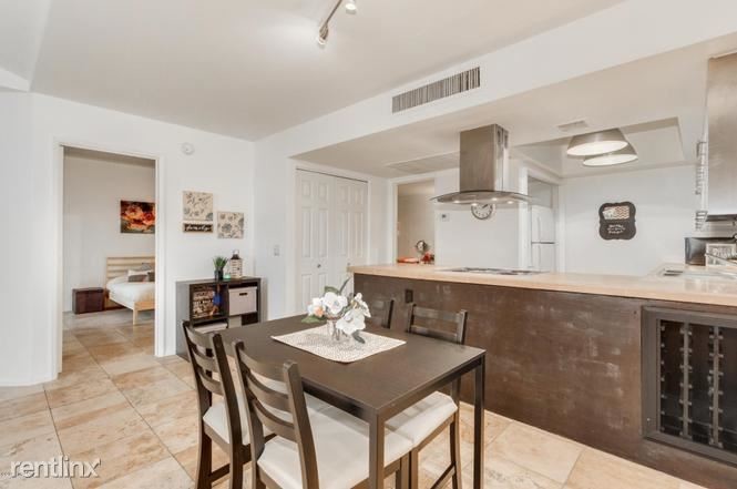 1200 E River Rd-Unit -Apt 7 in Tucson, AZ - Building Photo