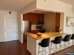 2207 City in Edgewater, NJ - Building Photo - Building Photo