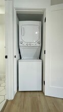 7032 Remmet Ave in Los Angeles, CA - Building Photo - Building Photo