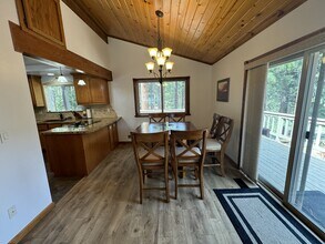 1103 Sundown Trail in South Lake Tahoe, CA - Building Photo - Building Photo