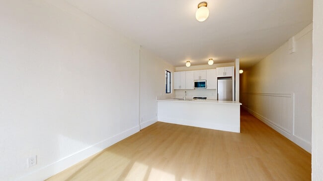 property at 1659 Grant Ave