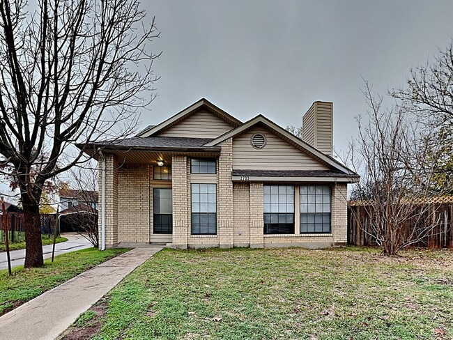 property at 2703 Oak Bend Ln