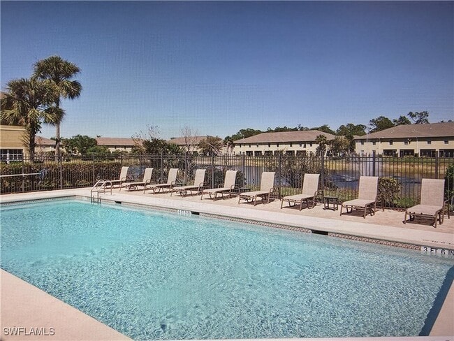 9069 Gervais Cir in Naples, FL - Foto de edificio - Building Photo