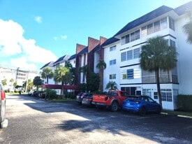 4740 NW 21st St in Lauderhill, FL - Building Photo