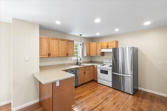 67 Corning Rd in Norwich, CT - Building Photo - Building Photo