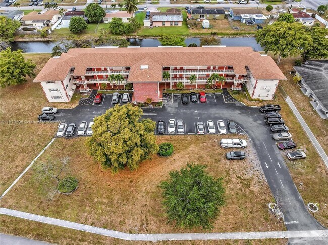 4731 NW 10th Ct in Plantation, FL - Building Photo - Building Photo