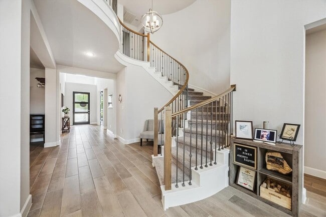 property at 9823 Magnolia Ests Ln