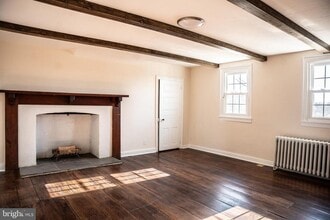 395 Bishop Hollow Rd in Newtown Square, PA - Building Photo - Building Photo