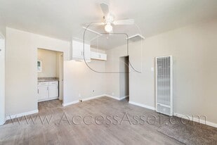 24099 CA-74 in Perris, CA - Building Photo