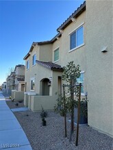 6546 Silver Estates St in North Las Vegas, NV - Foto de edificio - Building Photo