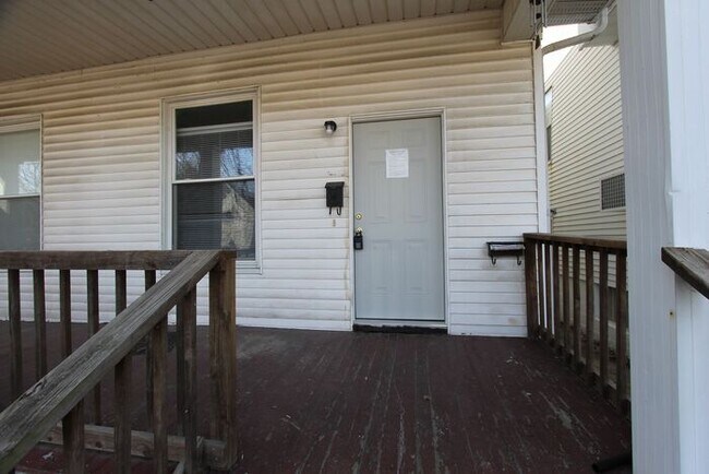 1022 N 3rd Ave-Unit -Apt A in Evansville, IN - Building Photo - Building Photo