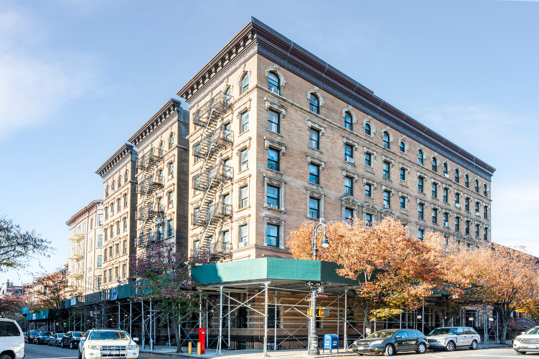 22 Mount Morris Park W in New York, NY - Foto de edificio