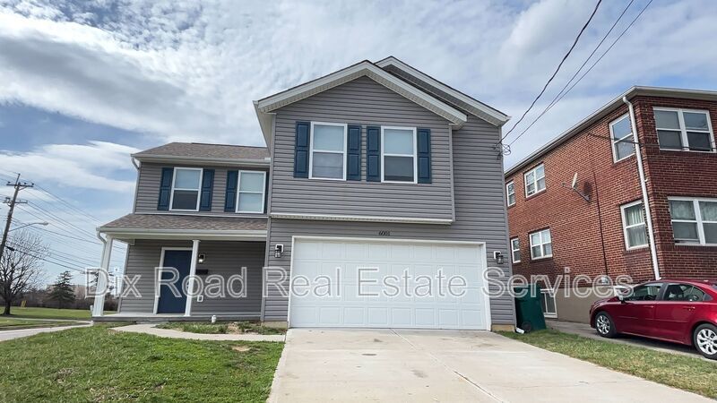 6001 Yosemite Dr in Cincinnati, OH - Building Photo