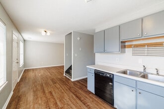 138 welch Place, unit 4, Unit 4 in Athens, GA - Building Photo - Building Photo