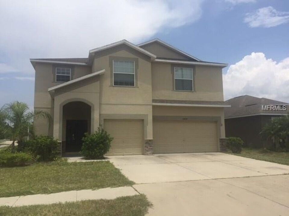 10404 White Peacock Pl in Riverview, FL - Building Photo