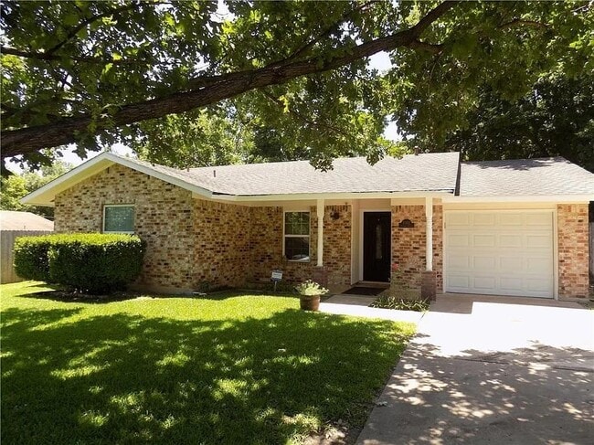 8402 Leesburg Cir
