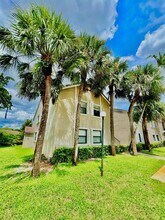 9657 Riverside Dr in Coral Springs, FL - Building Photo - Building Photo