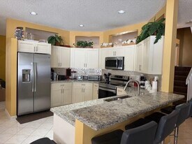 7228 Chesapeake Cir in Boynton Beach, FL - Building Photo