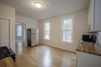 2945 N Ridgeway Ave-Unit -1 in Chicago, IL - Foto de edificio - Building Photo