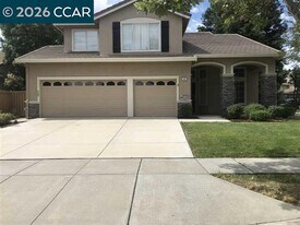 689 Apple Hill Dr in Brentwood, CA - Building Photo