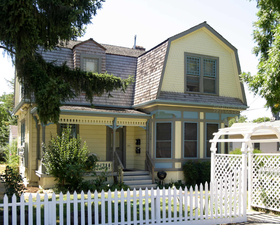 150 W 8th St in Santa Rosa, CA - Building Photo