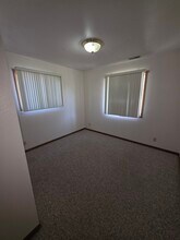912 Bell Ave, Unit #3 in Webster City, IA - Foto de edificio - Building Photo