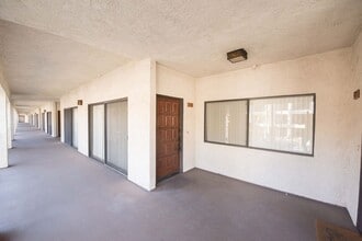 11600 Warner Ave in Fountain Valley, CA - Foto de edificio - Building Photo