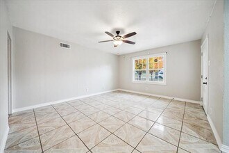 2726 Wilbur St in Dallas, TX - Building Photo - Building Photo