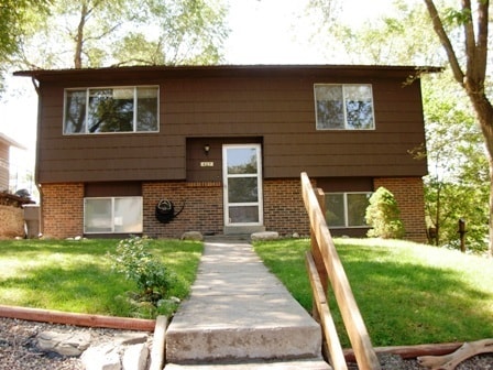 property at 427 E 6th St