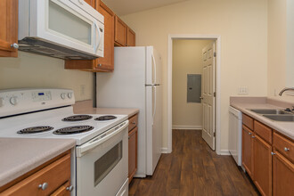 Juliet Place Apartment Homes in Greensboro, NC - Building Photo - Interior Photo