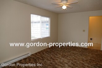 8430 SE 60th Ave in Portland, OR - Building Photo - Building Photo