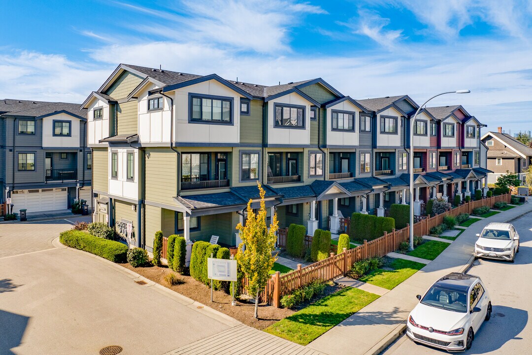 River At Queensborough in New Westminster, BC - Building Photo