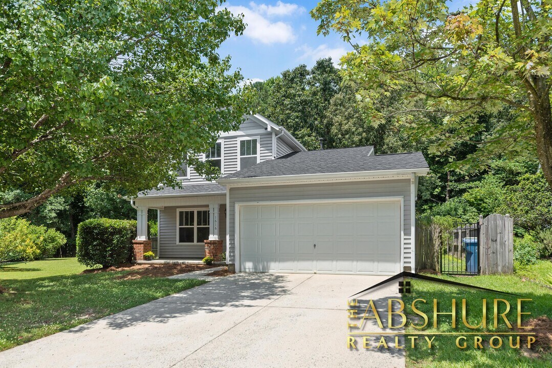 1616 Southcross St in Fuquay Varina, NC - Building Photo