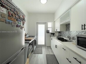 1135 Meridian Ave in Miami Beach, FL - Foto de edificio - Building Photo