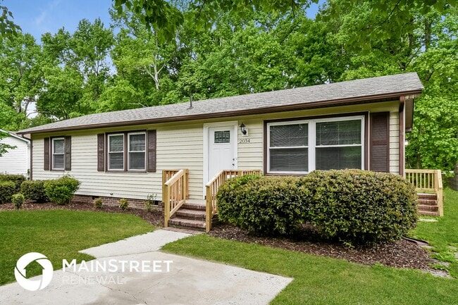 2034 Willow Rd in Greensboro, NC - Building Photo - Building Photo