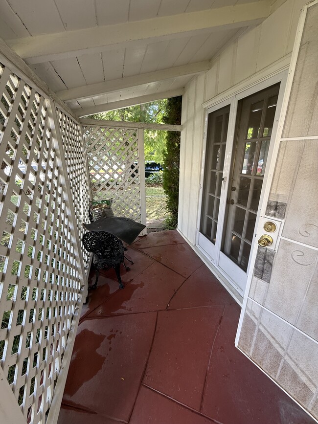 11636 Valley Spring Ln in Studio City, CA - Building Photo - Building Photo