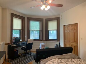 907 Beacon St in Boston, MA - Building Photo - Building Photo