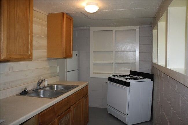 property at 620 N Leverett Ave