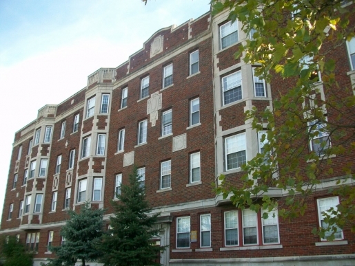 Viceroy Apartments on Heritage Place in Detroit, MI - Foto de edificio