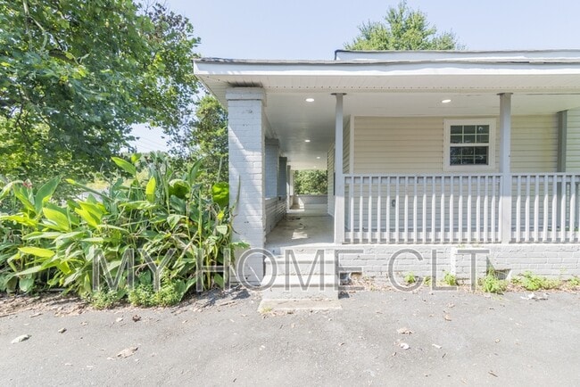 1818 Stowe Ave in Gastonia, NC - Foto de edificio - Building Photo