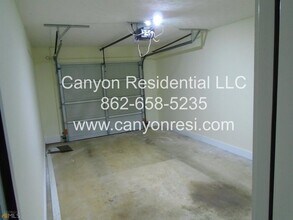 125 Bay Ct Dr in Stockbridge, GA - Building Photo - Building Photo
