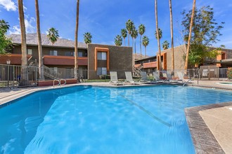 La Ventana Apartments in Palm Springs, CA - Building Photo - Building Photo