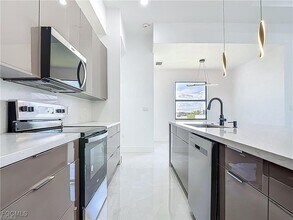 323 NE 19th Terrace in Cape Coral, FL - Building Photo - Building Photo