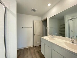 204 Sweetwater Crk Ln in Hutto, TX - Foto de edificio - Building Photo