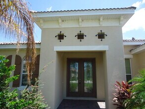 3786 Eagle Isle Cir in Kissimmee, FL - Building Photo - Building Photo