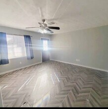 2714 28th Ave N in Texas City, TX - Foto de edificio - Building Photo