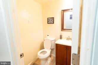 6413 Blarney Stone Ct in Springfield, VA - Building Photo - Building Photo